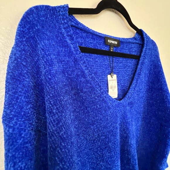 Express Sweater - Picture 3 of 9